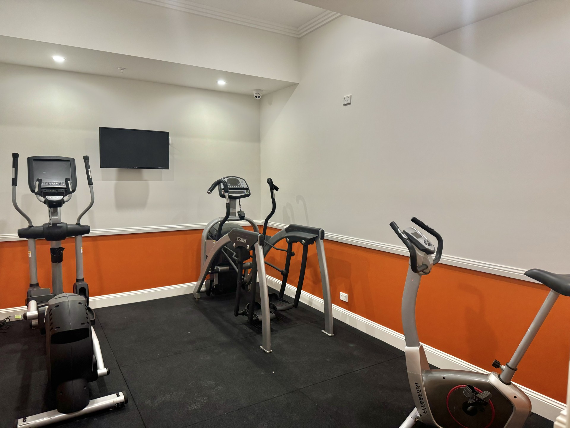 On-site guest gym with cardio equipment